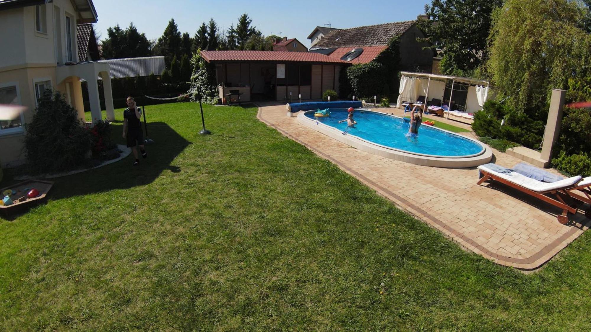 Aven'A Pokoje Goscinne Z Basenem Ujście-Darłowskie Exterior photo