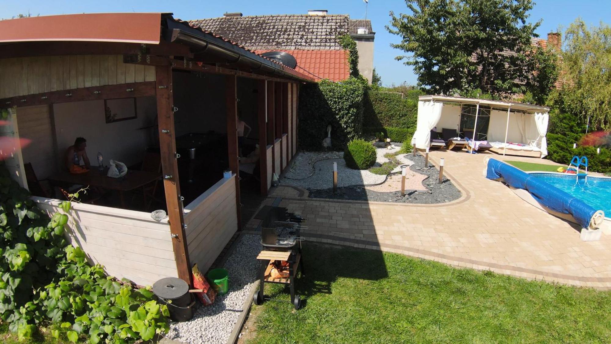 Aven'A Pokoje Goscinne Z Basenem Ujście-Darłowskie Exterior photo